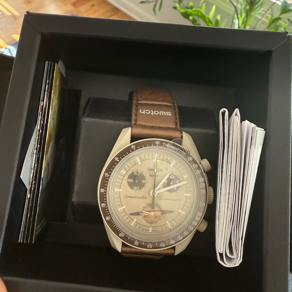 NWT Omega x Swatch Mission to Saturn Speedmaster MoonSwatch - Picture 4 of 9